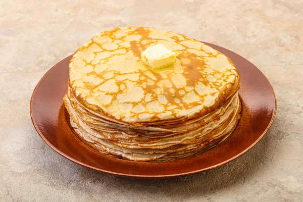 Stack Med Ryska Traditonala Pannkakor Med Smör — Stockfoto