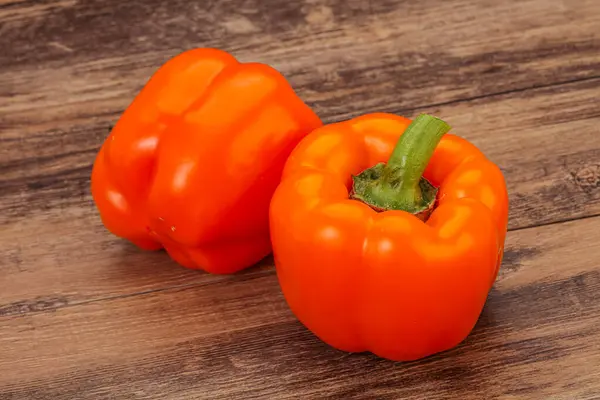 Két Narancssárga Édes Édes Bell Pepper — Stock Fotó