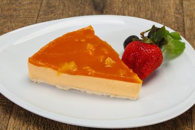 Kayısılı cheesecake çilekli ve naneli.