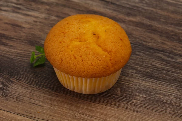 Zoete Smakelijke Muffin Geserveerd Muntblad — Stockfoto