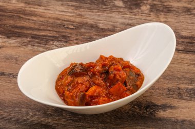 Domatesli ve otlu patlıcan sote.