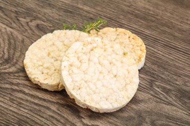 Vejetaryen için diyet çıtır ekmek yığını