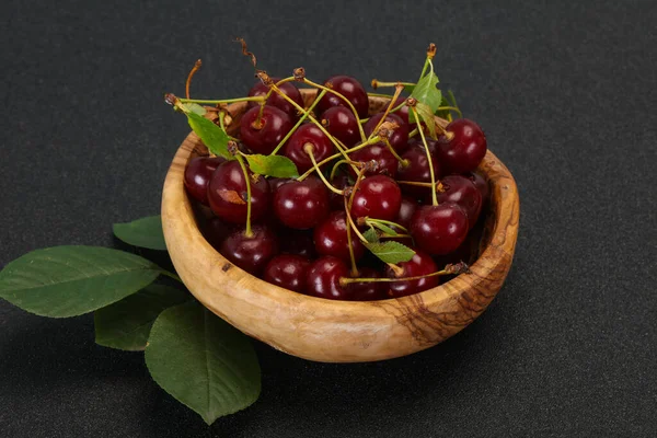Sweet Ripe Cherry Heap Leaves — Stock Photo, Image