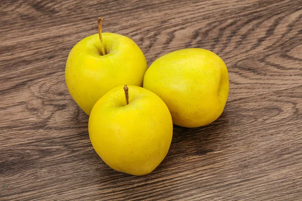 Pommes Sucrées Savoureuses Sur Fond — Photo