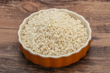 Risotto için çiğ İtalyan arborio pilavı