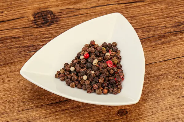 Vários Peppercorn Heap Tigela — Fotografia de Stock