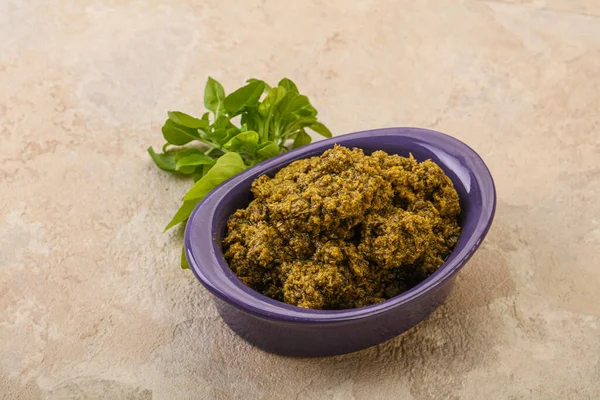 Pesto Salsa Verde Con Albahaca Nueces Cedro —  Fotos de Stock