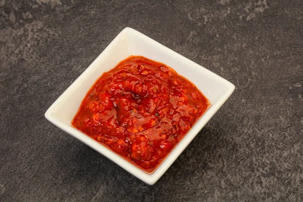 Sauce Épicée Piquante Aux Tomates Dans Bol — Photo