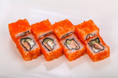 Somon ve peynirli Japon mutfağı.