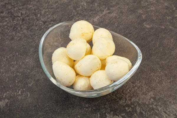 Natuurlijke Smakelijke Baby Mozarella Kaas Kom — Stockfoto