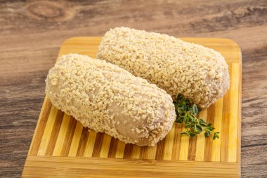 Fırında pişmemiş tavuk pirzolası.