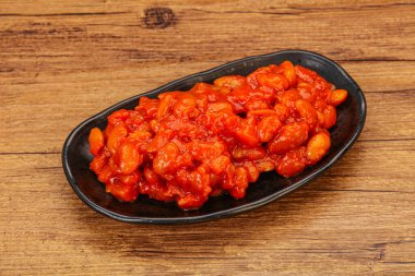 Domates soslu ve biberli fırında böbrek.