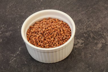 Kâsede çiğ karabuğday gevreği 