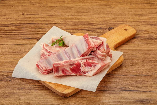 Costillas Cordero Crudas Servidas Romero Para Cocinar —  Fotos de Stock