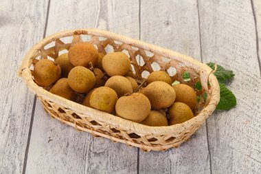 Tropikal meyve sepeti