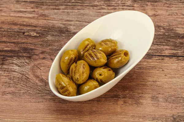 Leckere Grüne Gegrillte Oliven Der Schüssel — Stockfoto