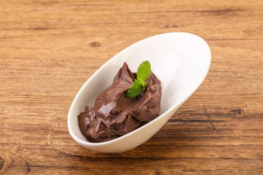 Çikolata nazelfındıklı.