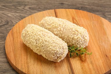 Fırında pişmemiş tavuk pirzolası.