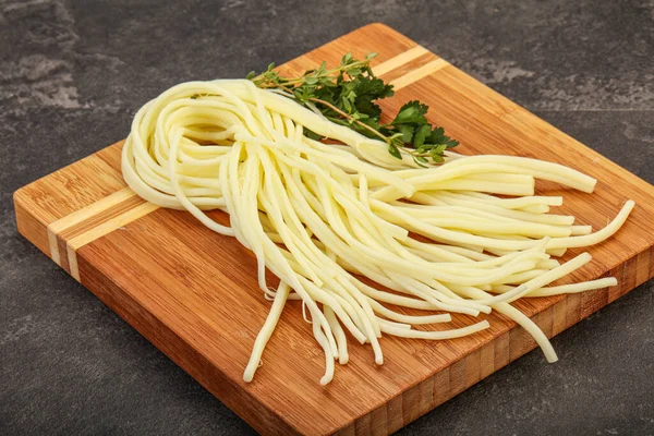 Snack Queso Chechil Spaghetti Bordo —  Fotos de Stock