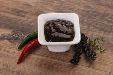 Et için baharatlı karabiber sosu.