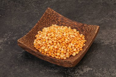 Kavanozda pişirmek için kuru bezelye