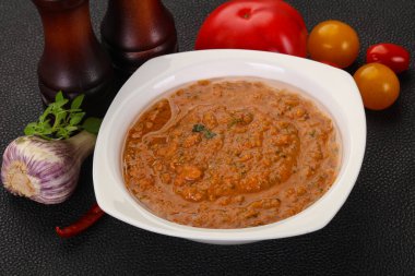 Meşhur İspanyol soğuk domates çorbası.