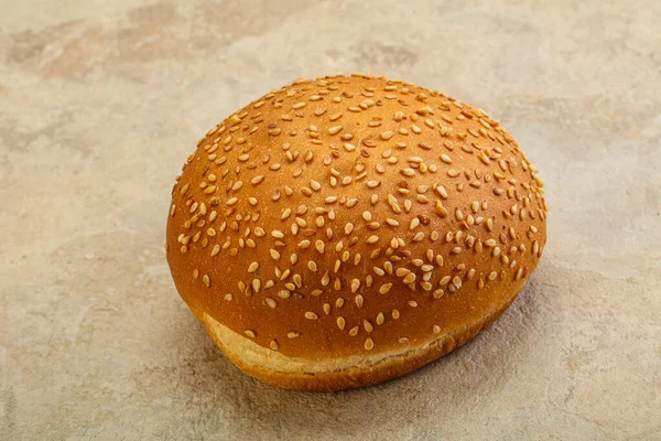 Färsk Hamburgerbröd Med Sesamfrön — Stockfoto