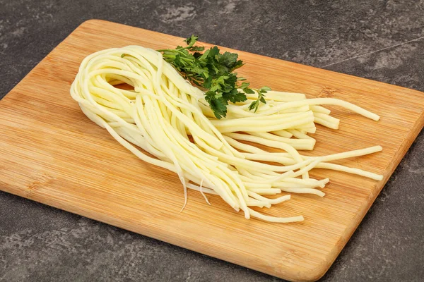 Tschetschenen Spaghetti Käse Snack Über Bord — Stockfoto