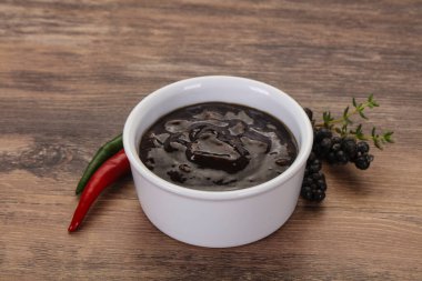 Et için baharatlı karabiber sosu.