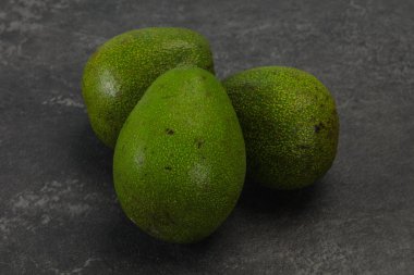 Olgun yeşil avokado - vegan için süper yiyecek