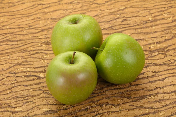 Zielony Dojrzałe Słodkie Soczyste Jabłko — Zdjęcie stockowe
