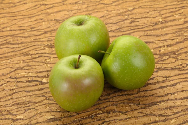 Grüner Reifer Süßer Saftiger Apfel — Stockfoto