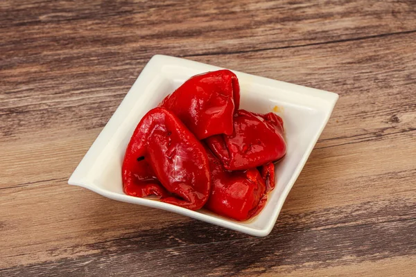 Yağda ızgara kırmızı biber.