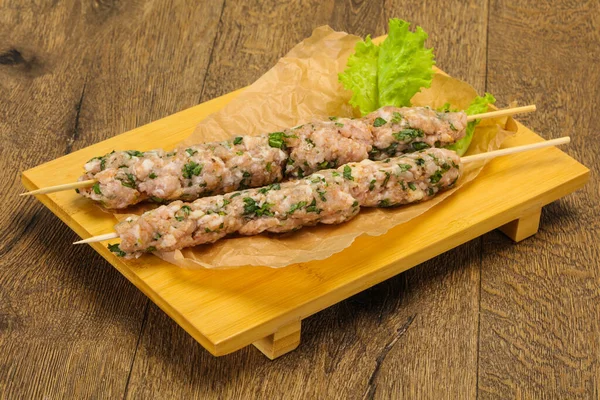 Brocheta Cerdo Cruda Kebab Listo Para Parrilla —  Fotos de Stock