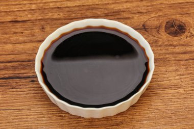 Asya mutfağı. Kasede soya sosu.