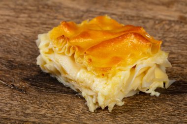 Gürcistan geleneksel peynirli Achma turtası