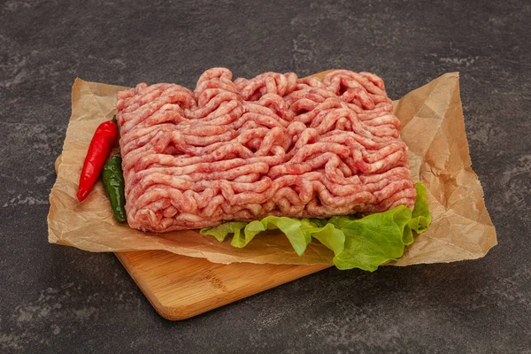 Carne Porco Picada Crua Para Cozinhar Tabuleiro — Fotografia de Stock