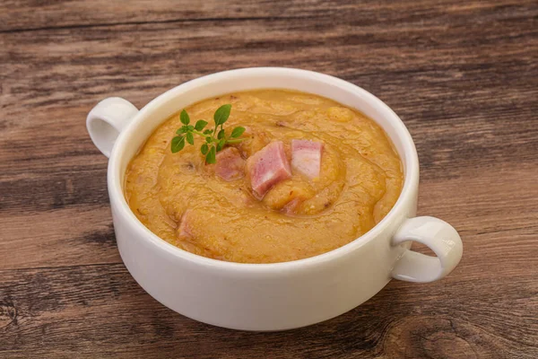 Peas cream soup with smoked pork ribs — Stock Image Peas Cream Soup Smoked Pork Ribs Stock Photo