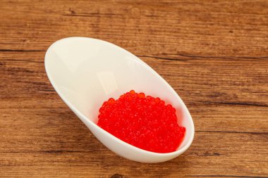 Kasede kırmızı somon havyarı.