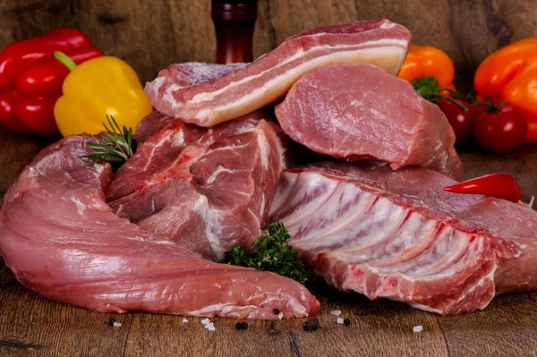 Carne Maiale Cruda Sfondo Legno — Foto Stock