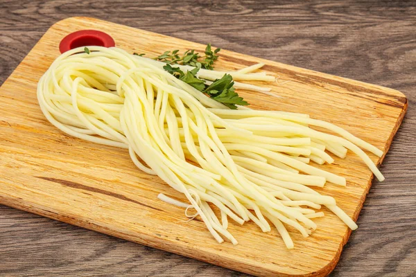 Czeczil Spaghetti Ser Przekąska Burtą — Zdjęcie stockowe