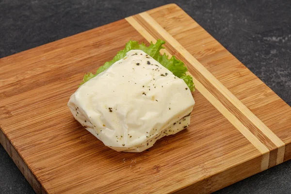 Queijo Grego Halloumi Com Hortelã Para Grelhar — Fotografia de Stock