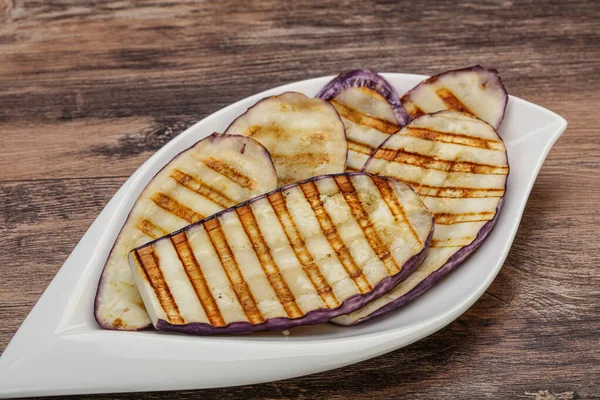 Gegrillte Graffiti Eierscheiben Mit Olivenöl — Stockfoto