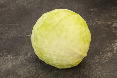 Taze, olgun lahana pişmeye hazır.