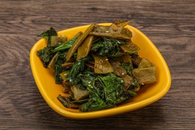 Kavrulmuş yeşil fasulye ve lahana ile Vagan mutfağı