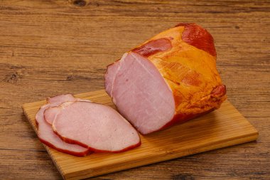 Baharatlı ve otlu füme domuz aslanı.