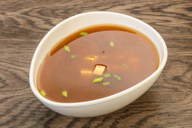 Japon geleneksel soya peynirli Miso çorbası.