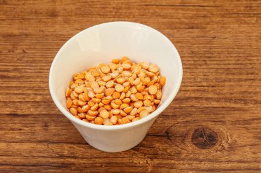 Kavanozda pişirmek için kuru bezelye