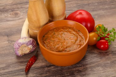 Meşhur İspanyol soğuk domates çorbası.