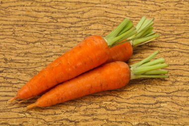 Üç taze taze taze havuç